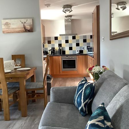 37 Farraline Court, City Centre Apartment インヴァネス エクステリア 写真