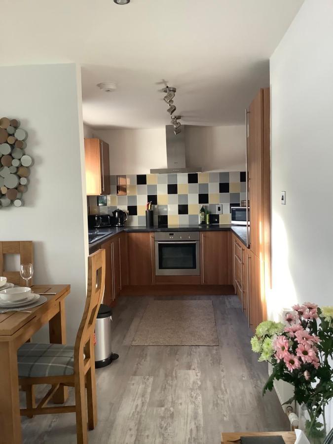37 Farraline Court, City Centre Apartment インヴァネス エクステリア 写真