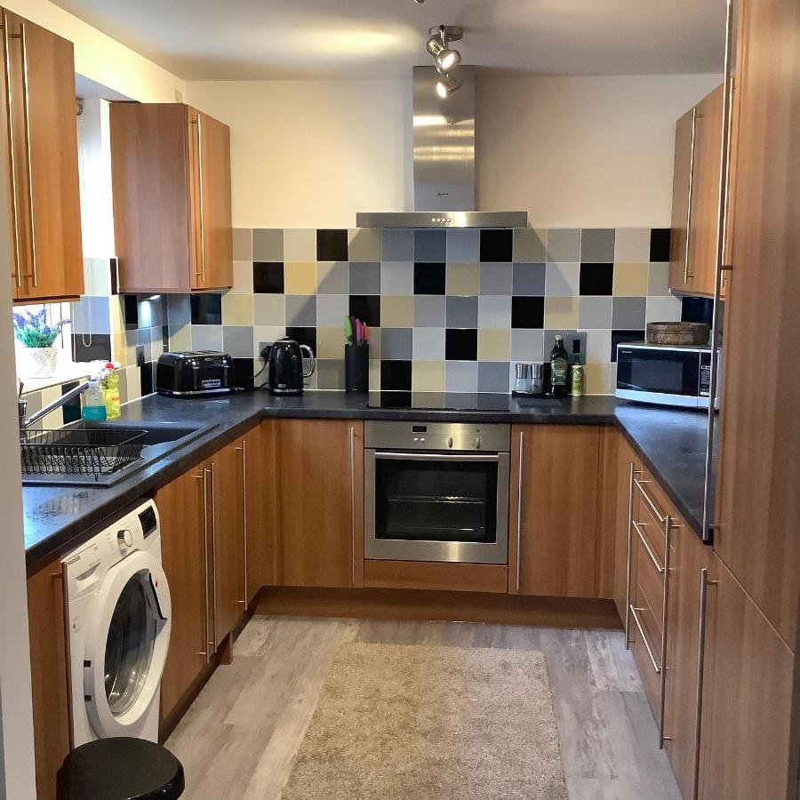 37 Farraline Court, City Centre Apartment インヴァネス エクステリア 写真